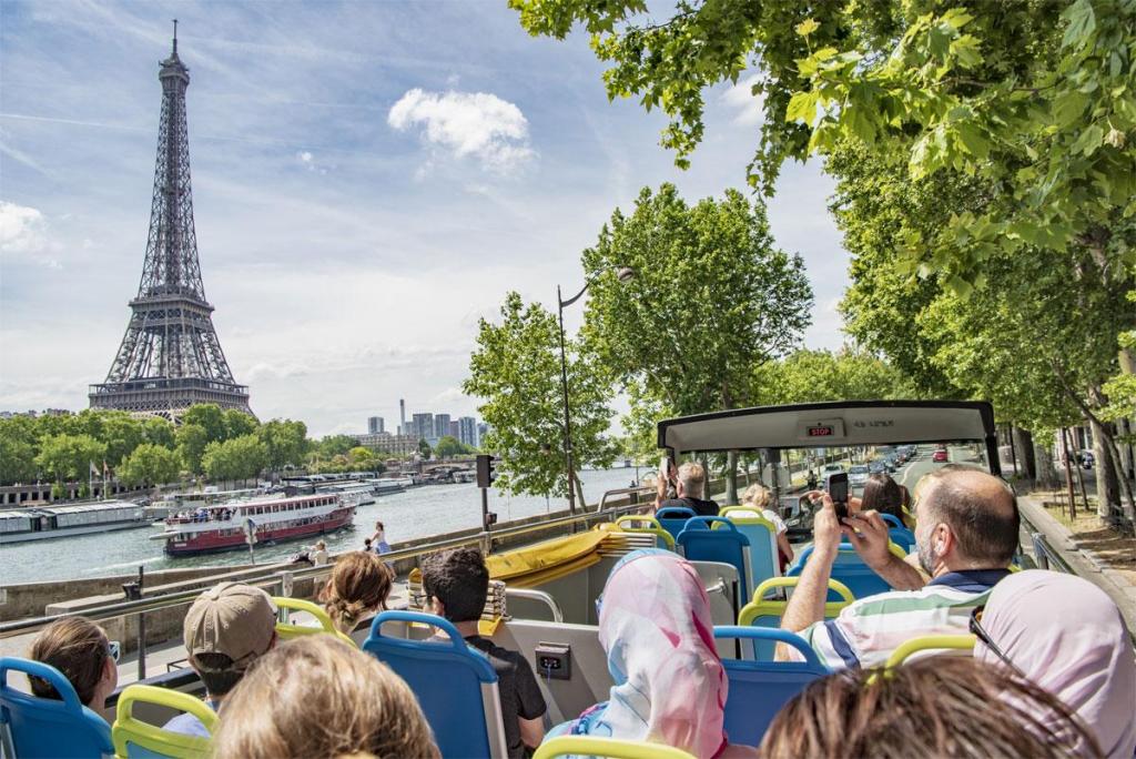 authentic paris cultural tour